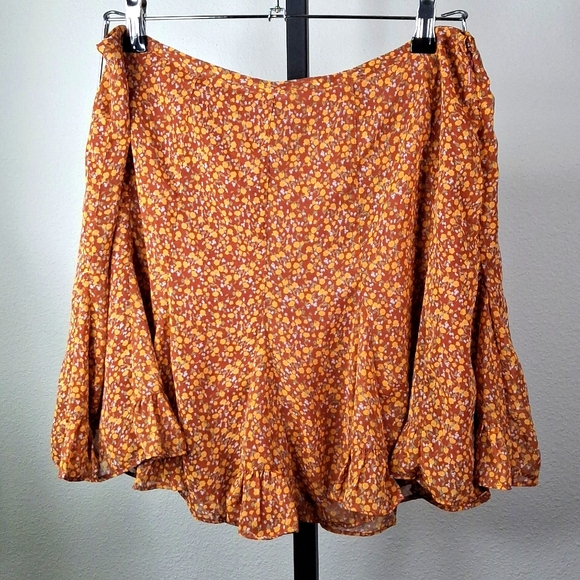 Tilly's Pants - NWT Tilly's West of Melrose Women's Floral Skort size XL